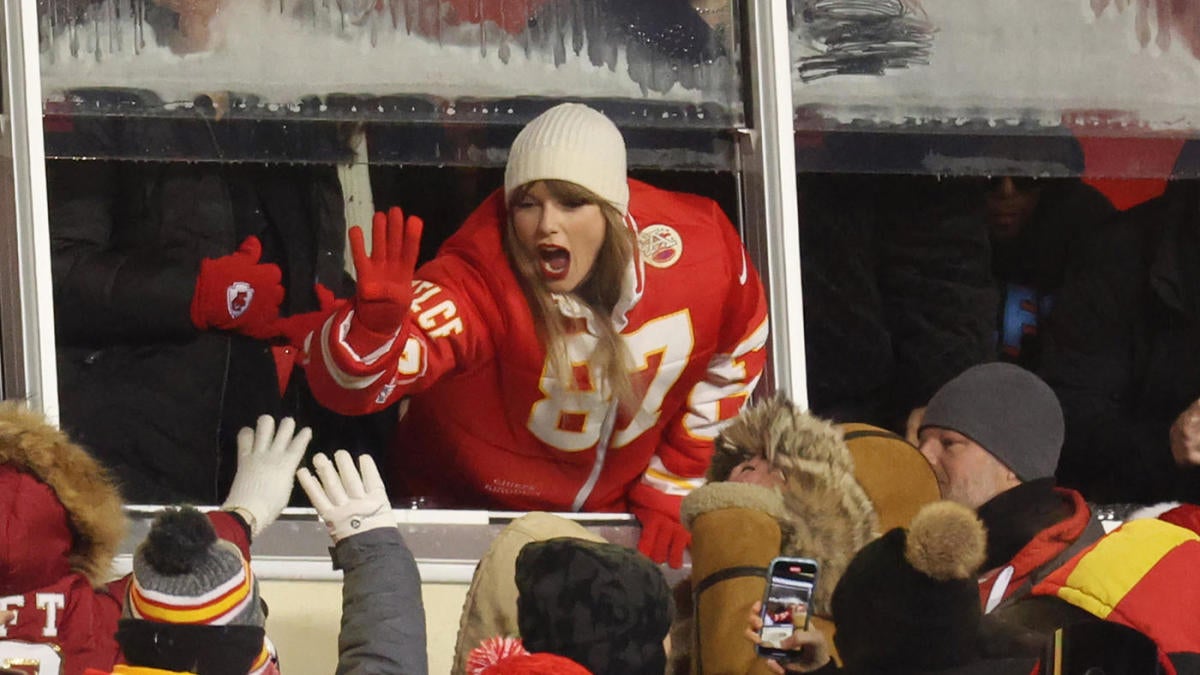 Designer Kristin Juszczyk reaches licensing agreement with NFL, wears