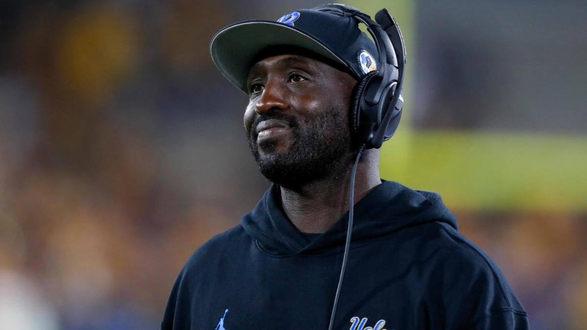 UCLA hires DeShaun Foster: Longtime Bruins assistant, program Hall of Famer replaces Chip Kelly
