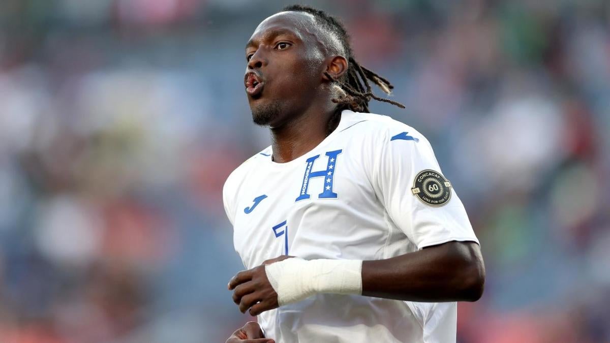 Honduras’ Alberth Elis conscious after induced coma and surgery following scary head injury in Bordeaux game