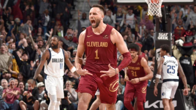 Max Strus Sinks Half Court Shot To Beat Luka And The Mavericks