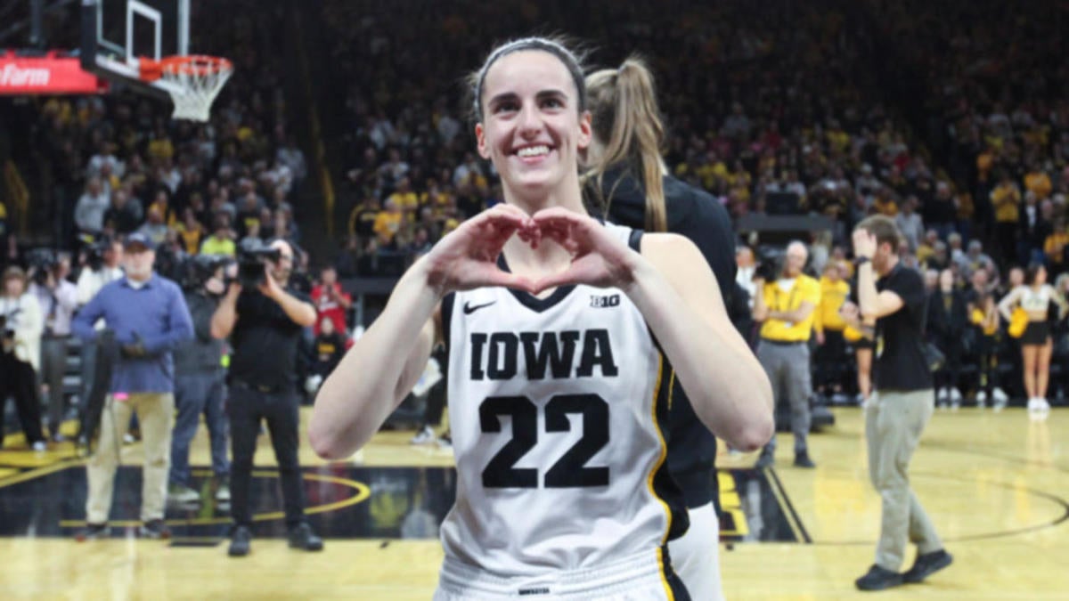 Caitlin Clark officially declares for 2024 WNBA Draft: Iowa star ...