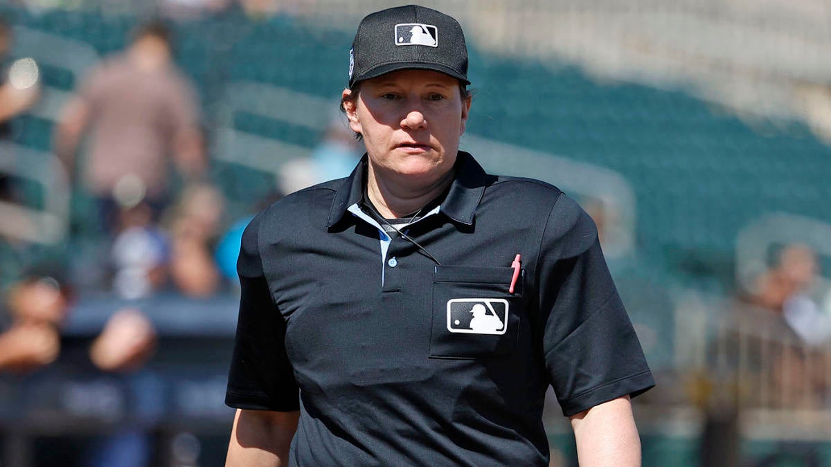 Jen Pawol close to becoming first female umpire in majors, placed on MLB  call-up list for this season - CBSSports.com
