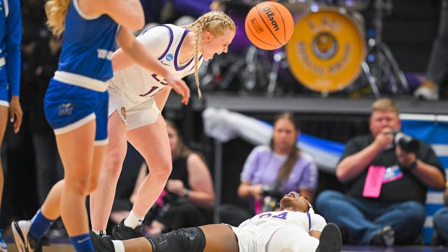 Kim Mulkey: LSU women's basketball not letting 'sleazy reporter' distract  Tigers from defending NCAA title