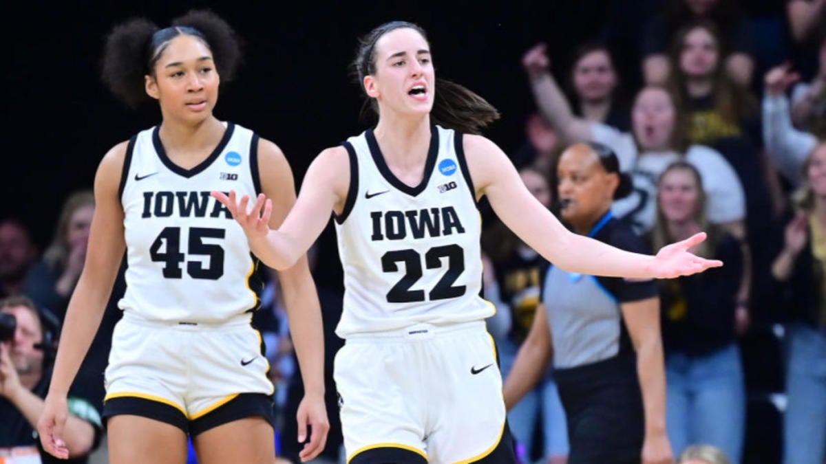 Caitlin Clark, Iowa set for emotional home finale with extra motivation  from West Virginia coach - CBSSports.com