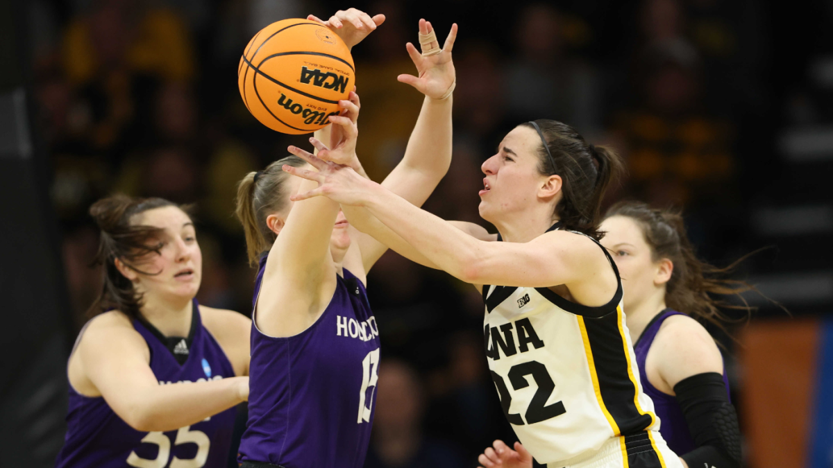 2024 NCAA Women's Tournament: Caitlin Clark Takes A Literal Early Bop ...