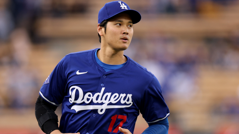 shohei-ohtani-microphone-getty.png