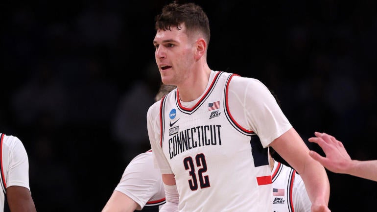 usatsi-adama-sanogo-file-uconn.jpg