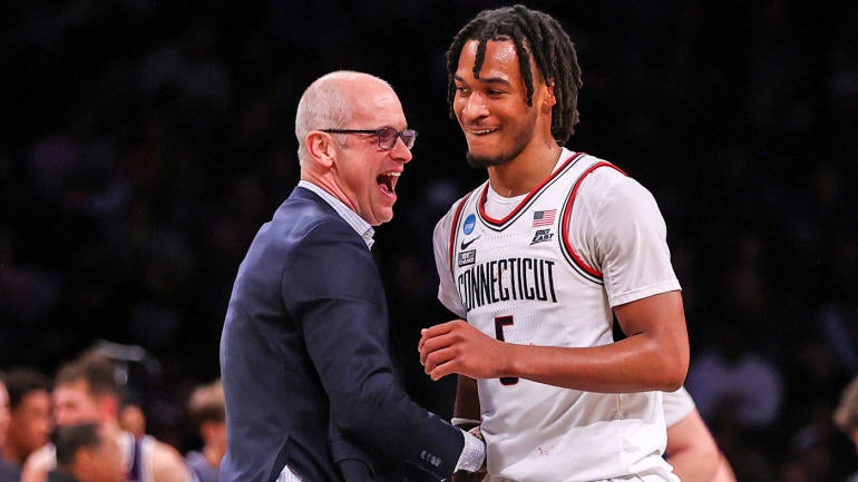 getty-dan-hurley-stephon-castle-uconn.jpg