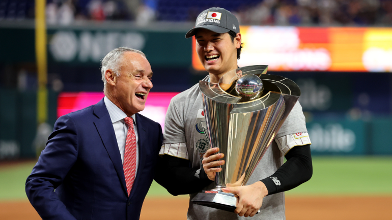 ohtani-manfred-getty.png