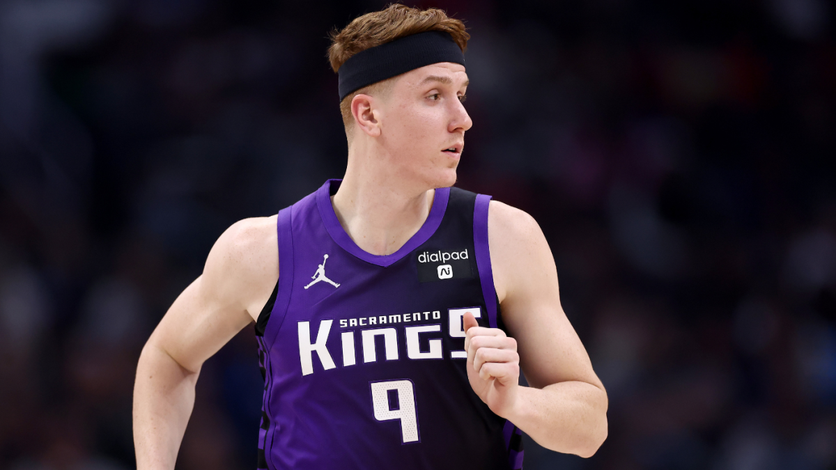 Kevin Huerter injury: Kings guard to have season-ending surgery on torn  labrum in left shoulder - CBSSports.com