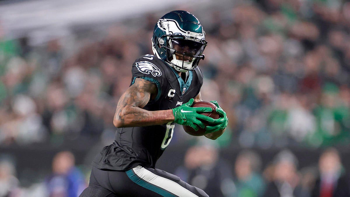 Eagles, wide receiver DeVonta Smith begin talks on new long-term deal, per report Eagles, wide receiver DeVonta Smith begin talks on new long-term deal, per report
