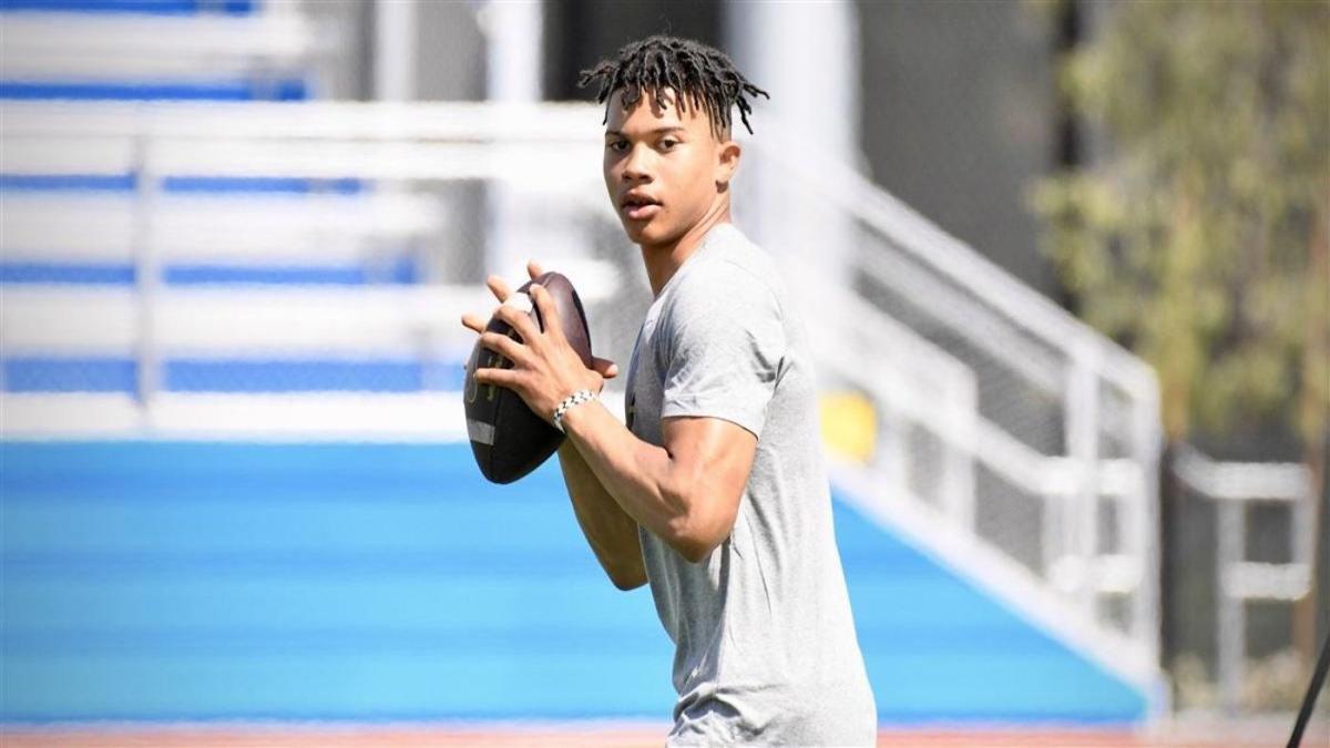 Aggies Secure Commitment from No. 5-Ranked QB in 2025 Class, Husan Longstreet