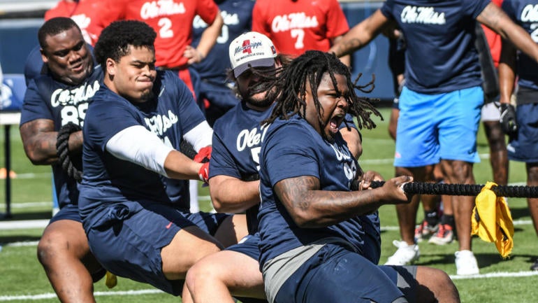 olemissfootballspringgame.jpg