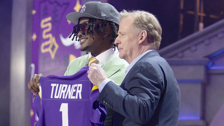 dallas-turner-g.jpg