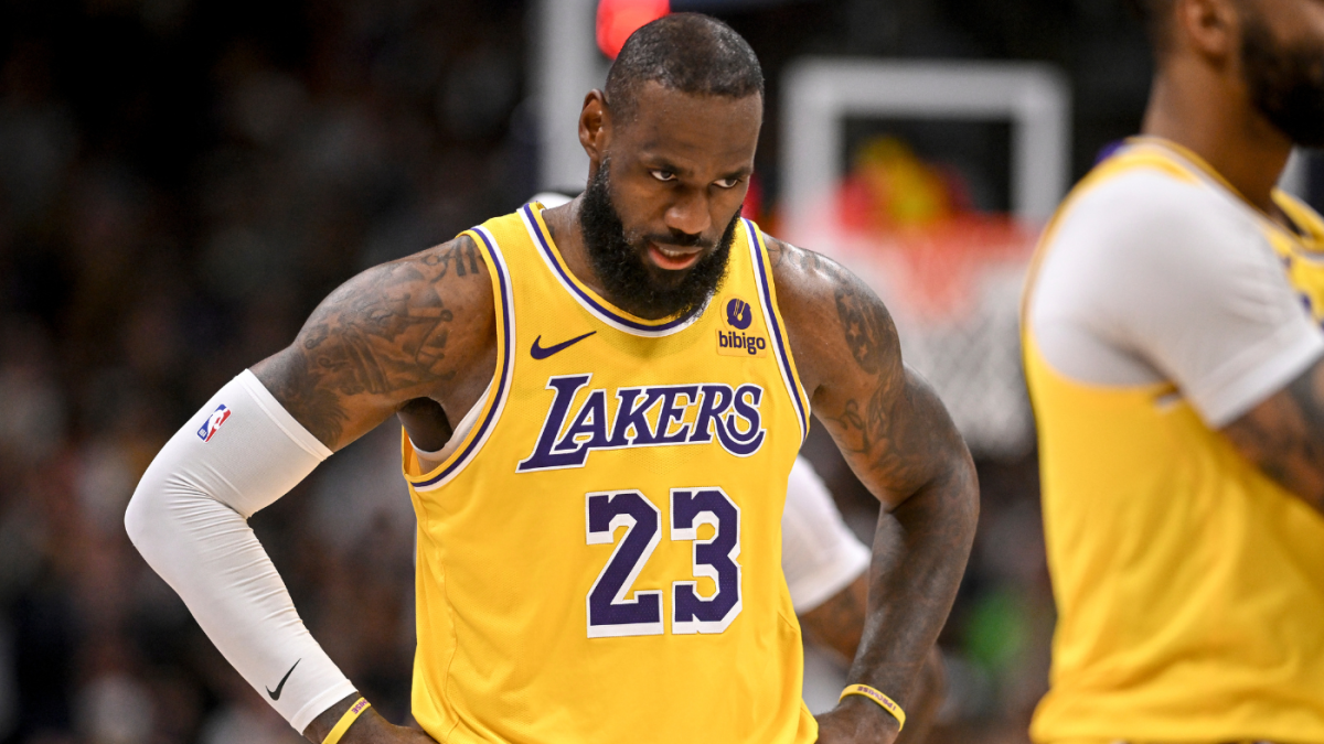 LeBron James declines to address future with Lakers, reportedly wants to see how they handle offseason