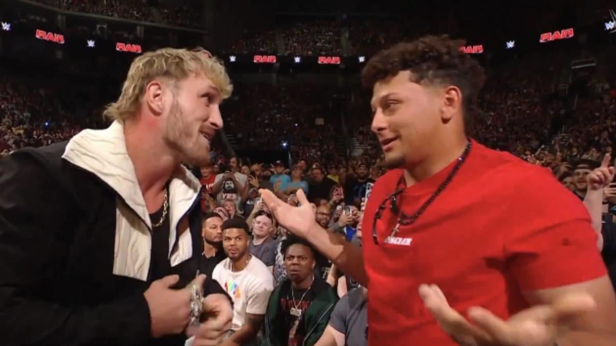 LOOK: Chiefs' Patrick Mahomes lets Logan Paul use his Super Bowl rings as a weapon on WWE Raw - CBSSports.com