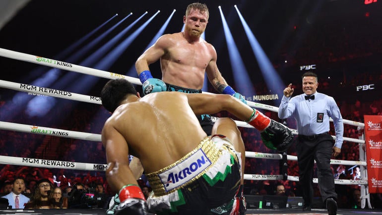 canelo-munguia-knockdown.jpg
