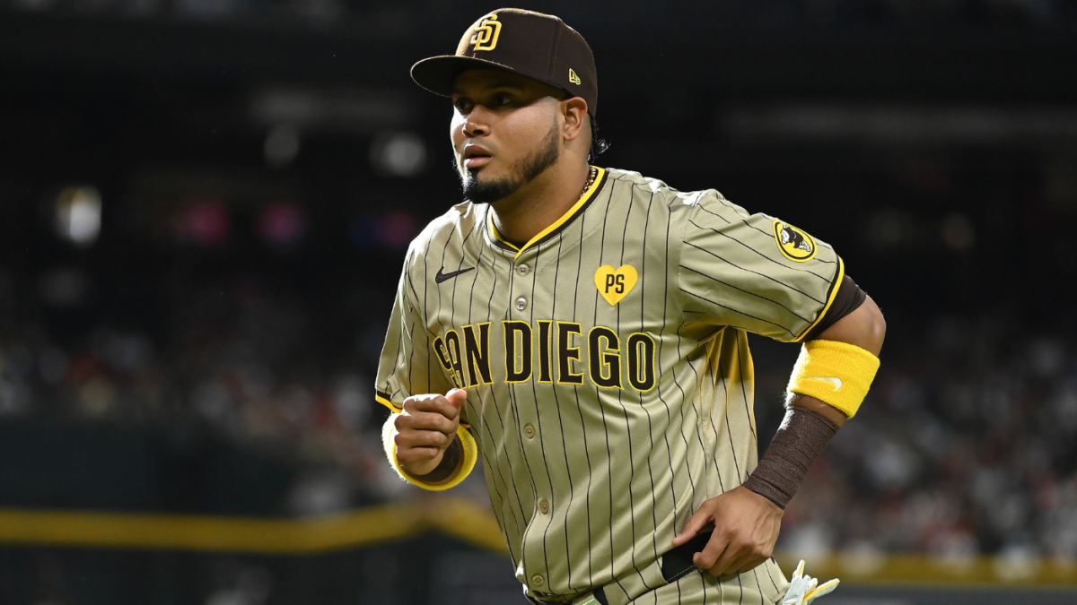 Luis Arraez trade: Two-time batting champion becomes first player with four hits in Padres debut