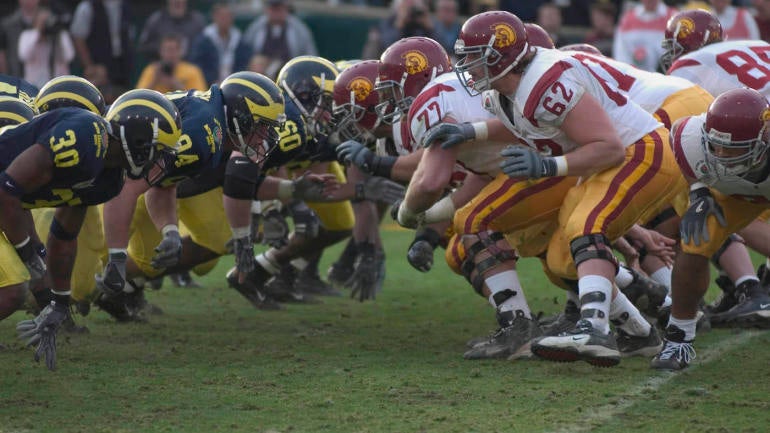 1 Jan 2004: The line of scrimmage during the USC Trojans 28-14 victory over the Michigan Wolverines in the Rose Bowl in Pasadena, CA.