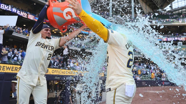 Highlights: Pirates at Brewers