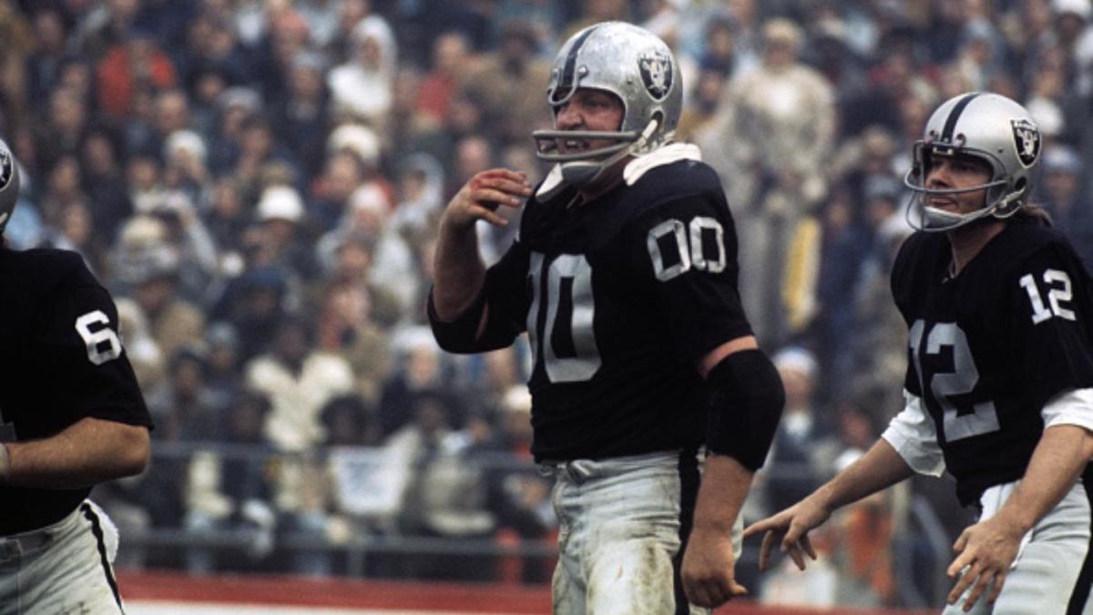 Jim Otto, Hall of Fame center known as 'The Original Raider,' dies at