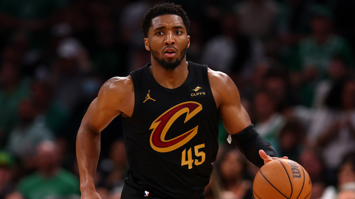 Cavaliers president says Donovan Mitchell is 'happy,' team doesn't need to make 'sweeping changes' - CBSSports.com