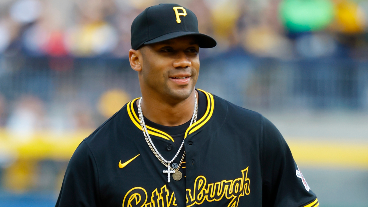 Russell Wilson says he's open to Steelers using Justin Fields in a 'Slash' role Russell Wilson says he's open to Steelers using Justin Fields in a 'Slash' role