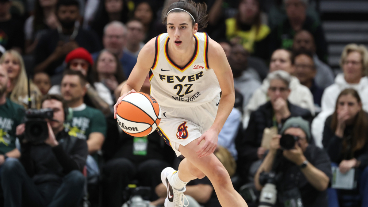 Caitlin Clark says she's focused on basketball amid narratives about credit  she receives for WNBA's growth - CBSSports.com