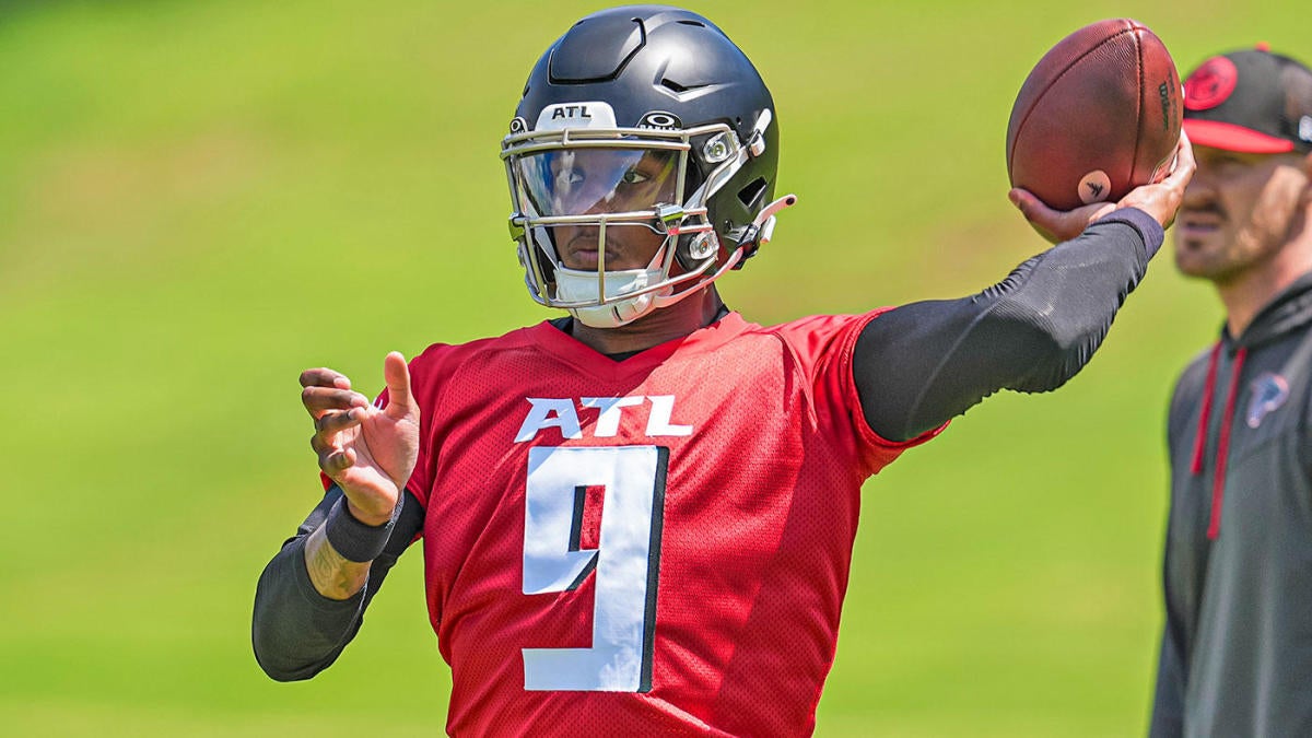 Falcons Training Camp: Raheem Morris Says Team Is Splitting Michael ...