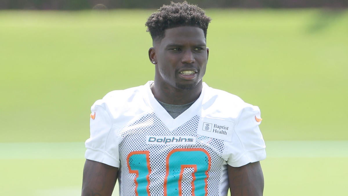 Dolphins' Tyreek Hill sounds off on contract status, Tua Tagovailoa  negotiations, wanting to retire in Miami - CBSSports.com