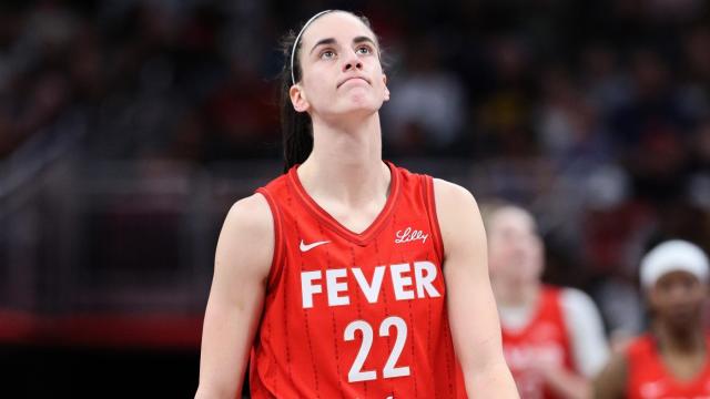 UConn's Geno Auriemma says Fever's Caitlin Clark was 'set up for failure,' calls out 'delusional' fans - CBSSports.com