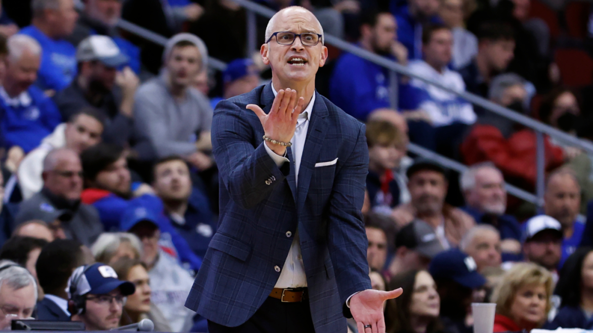 Lakers meeting with Dan Hurley, preparing 'massive' offer for UConn ...