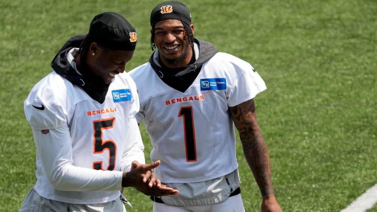 One of Bengals' star wide receivers showed up for mandatory minicamp, but the other remains absent