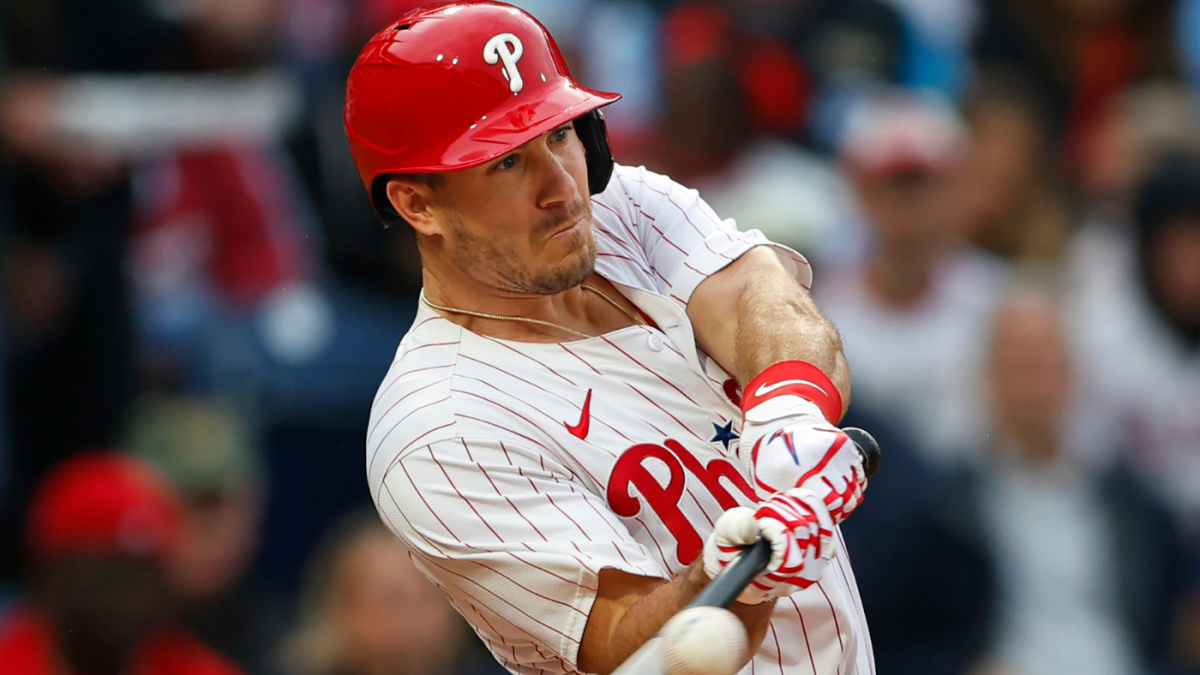 J.T. Realmuto injury: Phillies catcher undergoing knee surgery, return  timeline 'about a month' - CBSSports.com