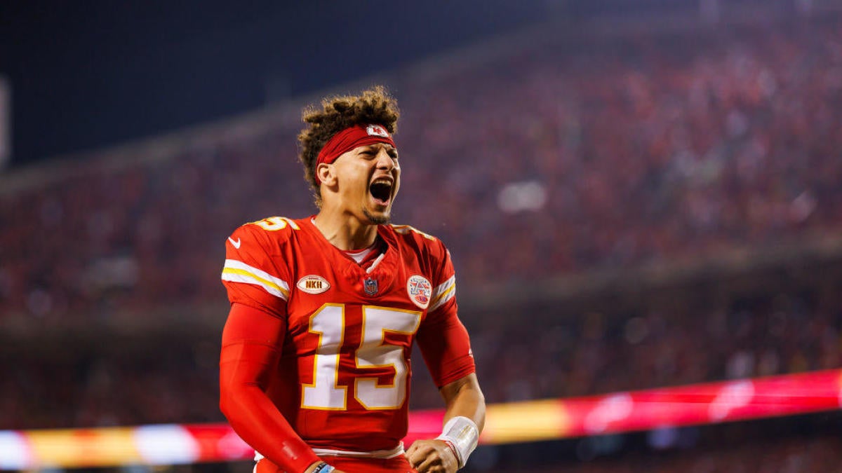 Quarterbacks poised to improve, regress in 2024: Patrick Mahomes' numbers  to rise; step back for Brock Purdy? - CBSSports.com