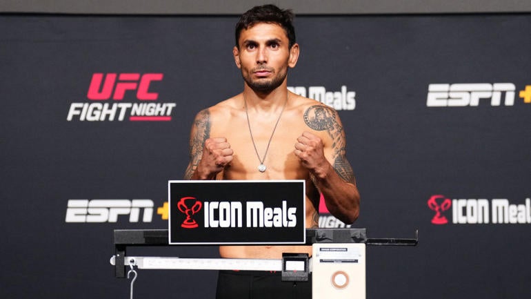alex-perez-ufc-weighin.jpg