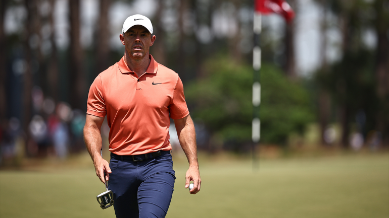 rory-mcilroy-walking-us-open-g.png