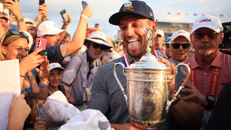 bryson-dechambeau-trophy-fans-tongue-g.png