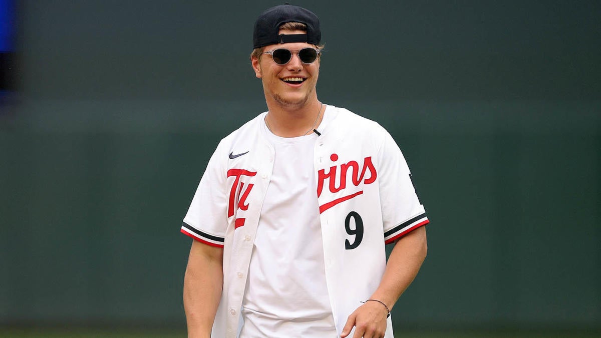 Vikings first-round picks J.J. McCarthy and Dallas Turner struggle with first pitches at Twins game Vikings first-round picks J.J. McCarthy and Dallas Turner struggle with first pitches at Twins game