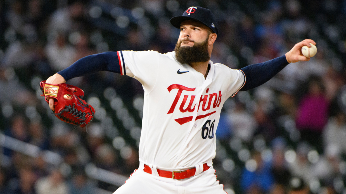 Milwaukee Brewers trade for former Cy Young winner Dallas Keuchel, solidifying their hold on first place