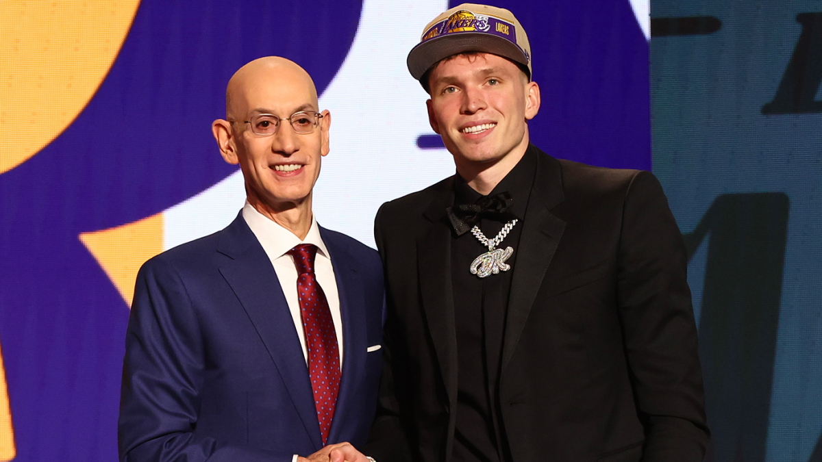 Lakers get immense value in Dalton Knecht as Tennessee star slides to No. 17 but links up with LeBron James - CBSSports.com