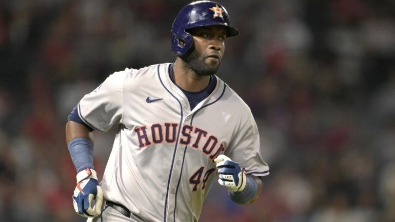 yordan-alvarez-cbs.jpg