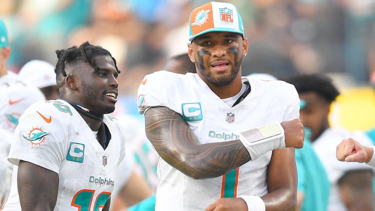 getty-tyreek-hill-dolphins.jpg