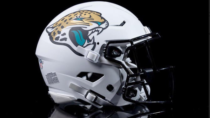 jaguars-helmet-2.jpg