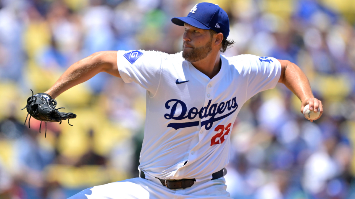 Dodgers' Clayton Kershaw allows just two runs to Giants in