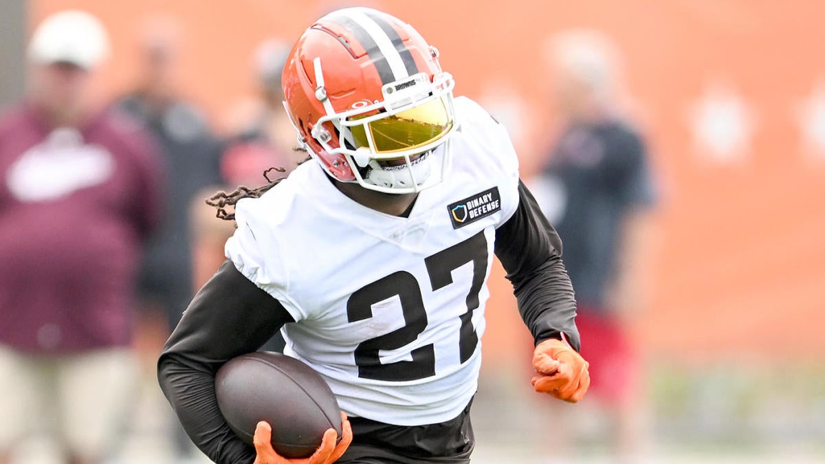Browns' D'Onta Foreman doing 'better' after suffering scary neck injury at training camp, Kevin Stefanski says Browns' D'Onta Foreman doing 'better' after suffering scary neck injury at training camp, Kevin Stefanski says