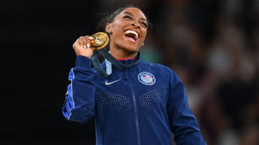 simone-biles-gold-7-us-g.png