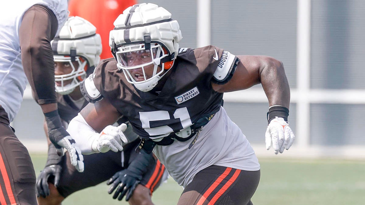 Browns edge Za'Darius Smith impressed by rookie Michael Hall Jr., makes lofty Aaron Donald comparison Browns edge Za'Darius Smith impressed by rookie Michael Hall Jr., makes lofty Aaron Donald comparison