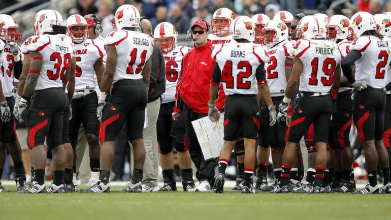 NCAA Football: Louisville at Connecticut