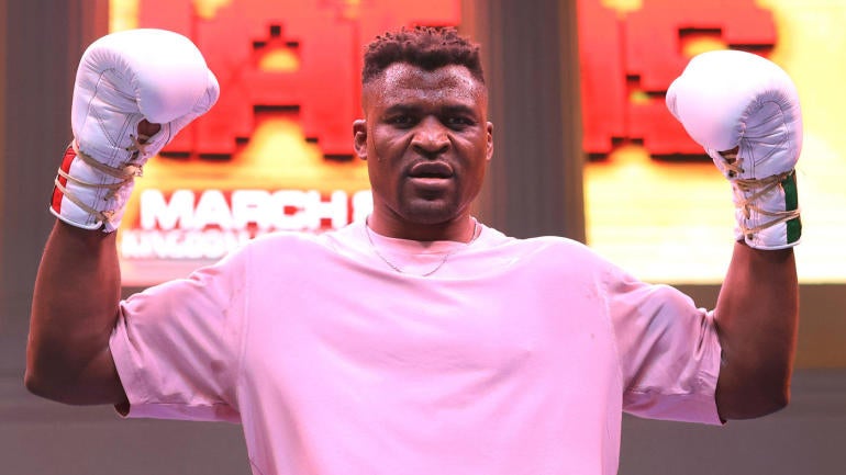 frnacis-ngannou-pose-pink-shirt.jpg